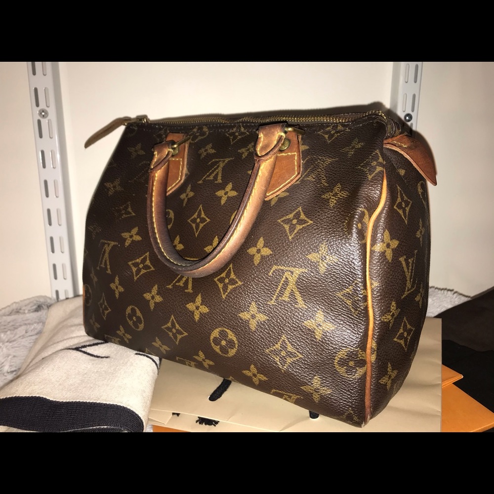Authentic Louis Vuitton speedy 25